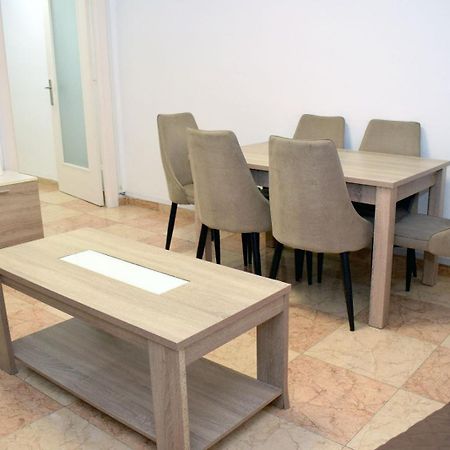 Apartamentos Atlas Terrassa II Exteriér fotografie
